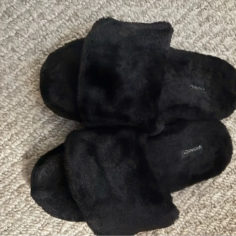 Vionic Women's Black Plush Slippers - Picture 4 of 5